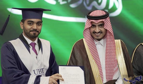 الأمير بدر بن سلطان يشهد حفل تخريج طلاب جامعة الأعمال بجدة